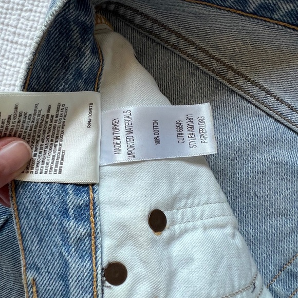 Agolde Parker Long Shorts in Allure - Picture 3 of 5